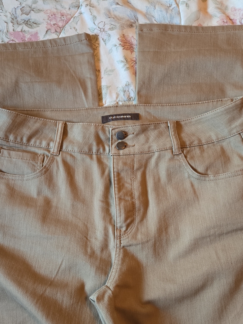 Denver Hayes Mid Rise Straight Leg Pants – Size 14x32 – Neutral Beige Stretch